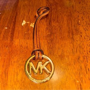 Michael Kors Bag Hanger Gold With Black Leather